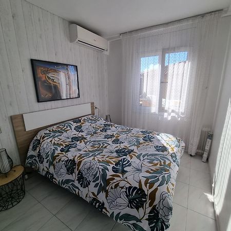 Lovely One Bedroom With Balcony Roses Buitenkant foto
