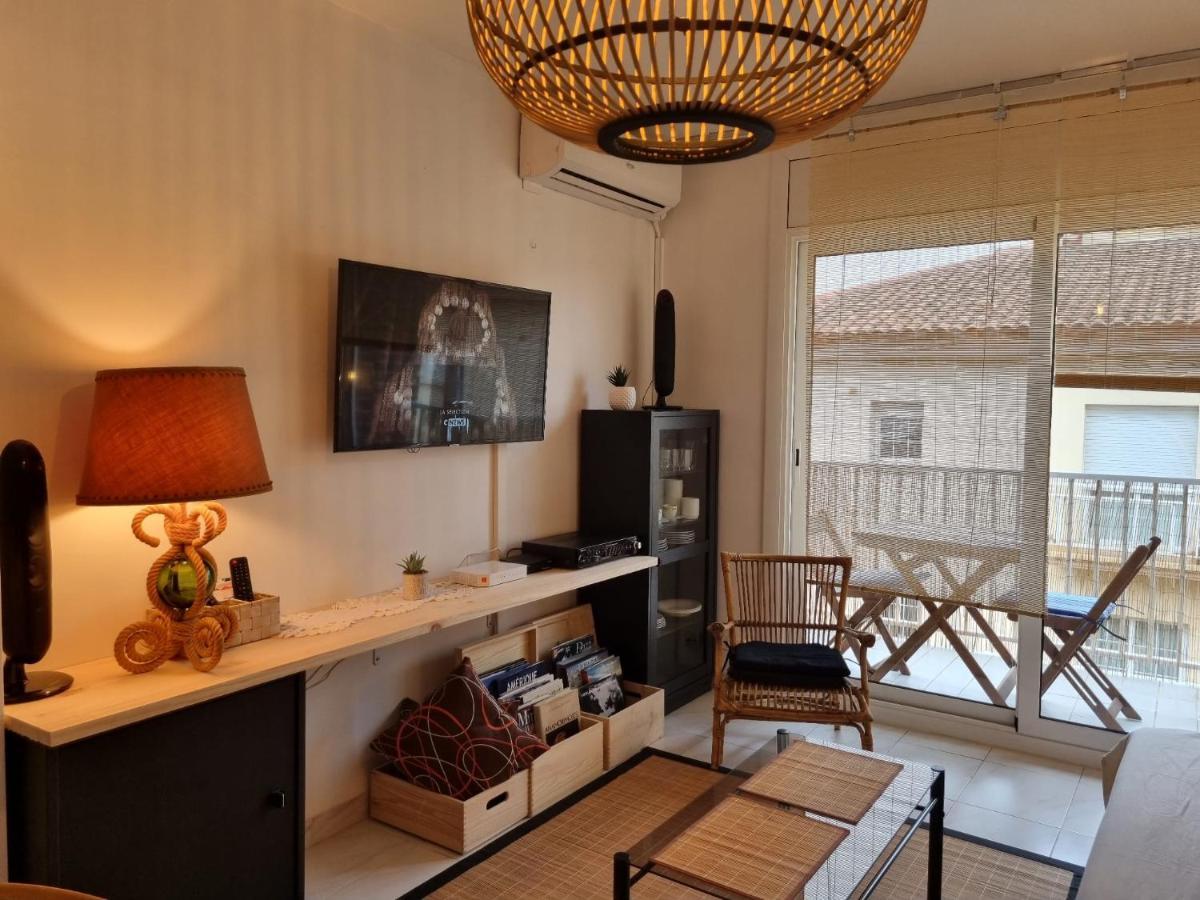 Lovely One Bedroom With Balcony Roses Buitenkant foto