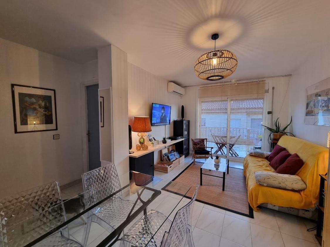 Lovely One Bedroom With Balcony Roses Buitenkant foto