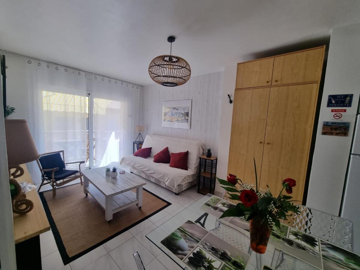 Lovely One Bedroom With Balcony Roses Buitenkant foto