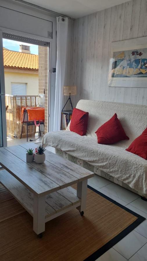 Lovely One Bedroom With Balcony Roses Buitenkant foto